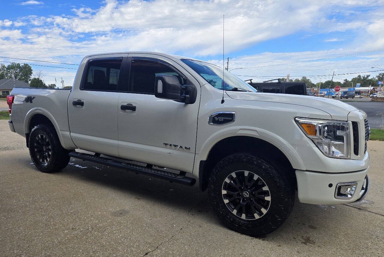 Used 2017 Nissan Titan PRO-4X w/ Pro-4x Convenience Package AWD/4WD image 5