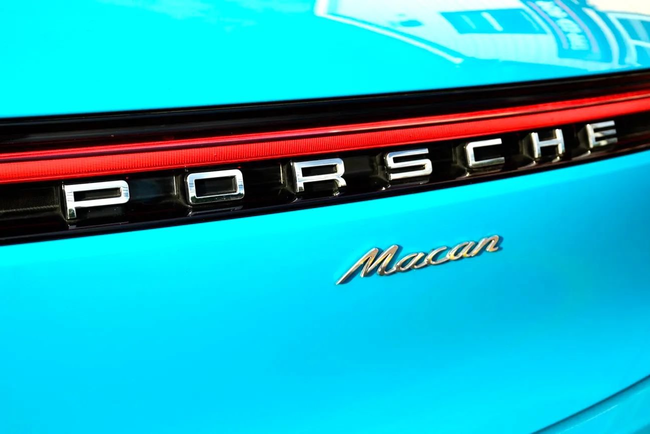 Used 2021 Porsche Macan AWD/4WD image 16