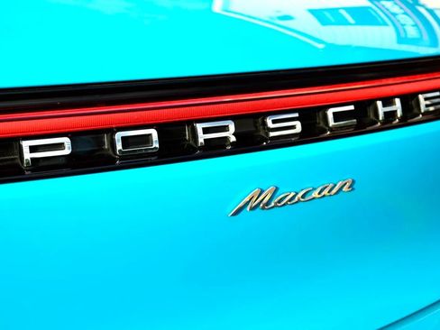 Used 2021 Porsche Macan AWD/4WD image 16