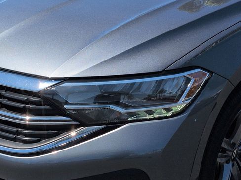 Used 2023 Volkswagen Jetta SE FWD image 6