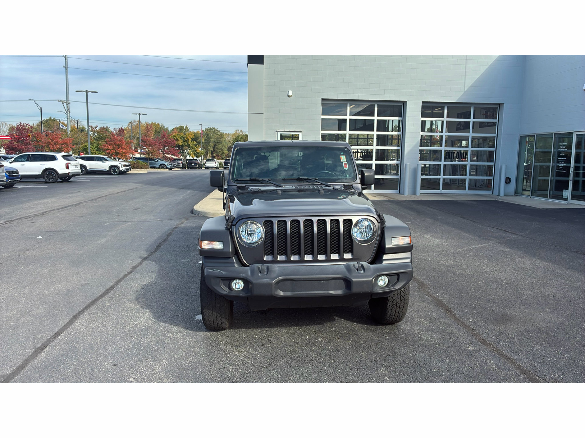 Used 2019 Jeep Wrangler Unlimited Sport S AWD/4WD image 2