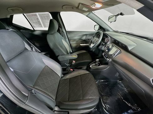Used 2019 Nissan Kicks SV FWD image 33