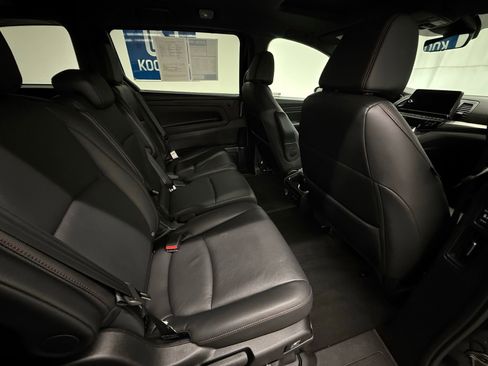 Used 2025 Honda Odyssey Sport-L image 6