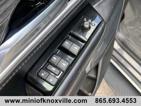 Used 2022 Jeep Wagoneer Series III w/ Flexible Seating Group AWD/4WD image 13
