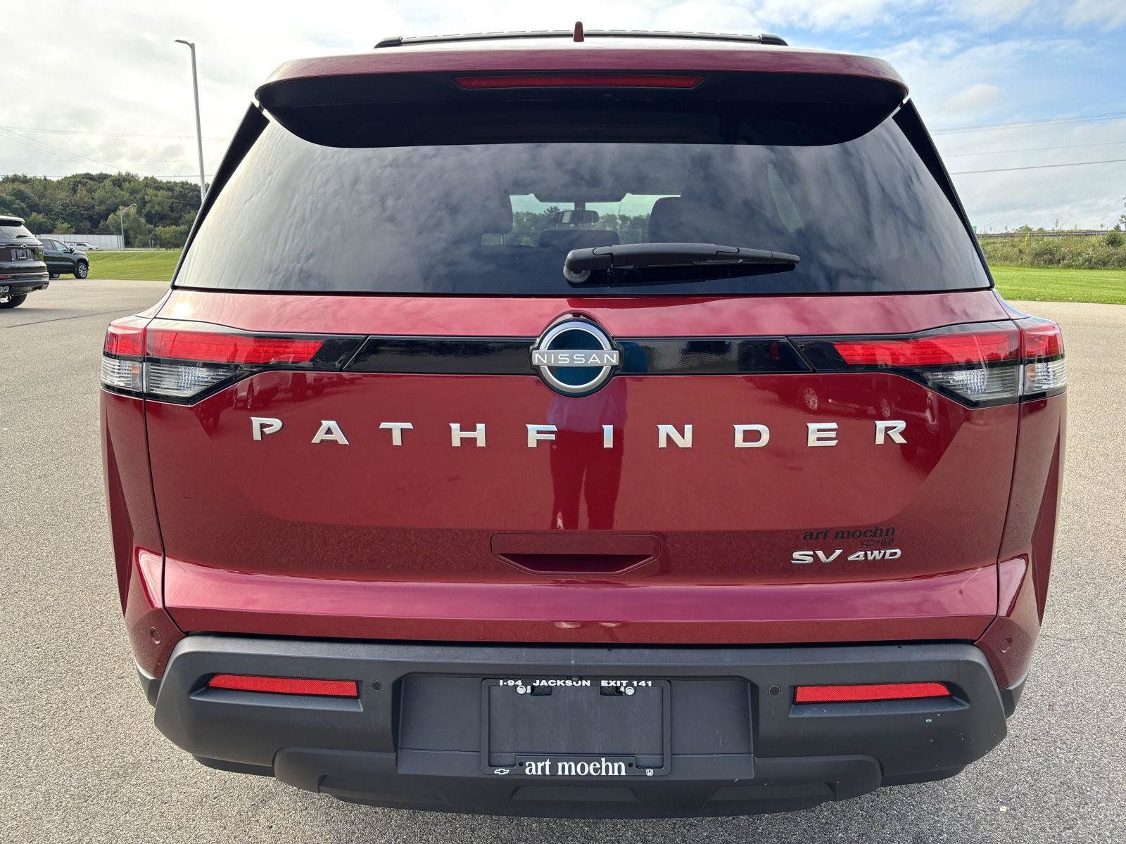 Used 2024 Nissan Pathfinder SV w/ Lighting Package (N92) AWD/4WD image 4