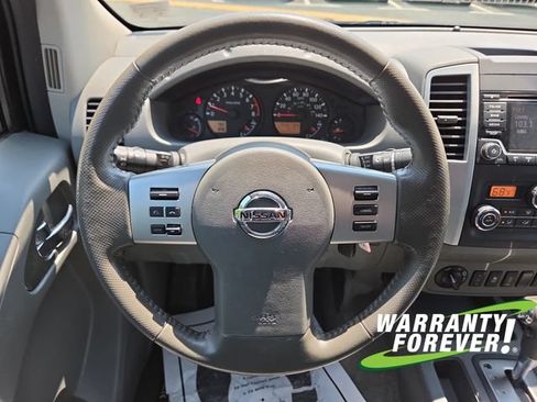 Used 2017 Nissan Frontier SV w/ SV Value Truck Package AWD/4WD image 9