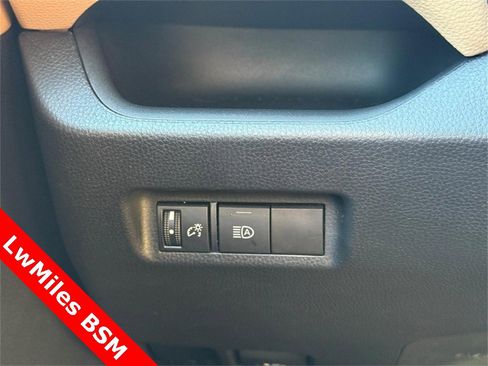 Used 2021 Toyota RAV4 LE image 29