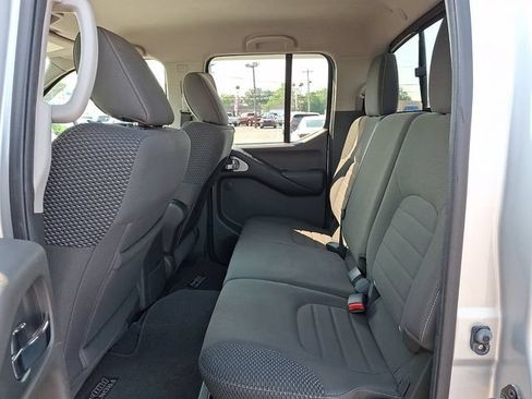 Used 2014 Nissan Frontier PRO-4X w/ Pro-4x Graphics Package AWD/4WD image 10