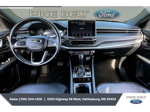Used 2022 Jeep Compass Limited AWD/4WD image 13