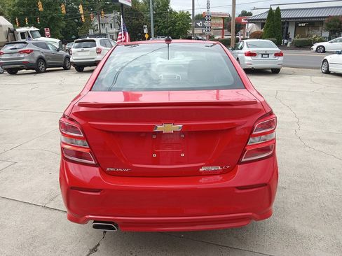 Used 2017 Chevrolet Sonic LT w/ Convenience Package FWD image 5