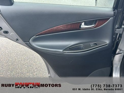 Used 2011 INFINITI EX35 Journey w/ Premium Pkg image 18