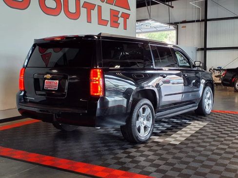 Used 2020 Chevrolet Suburban LT AWD/4WD image 8