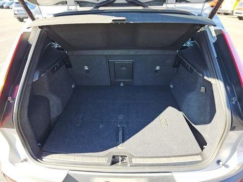 Used 2025 Volvo XC40 B5 Plus AWD/4WD image 13