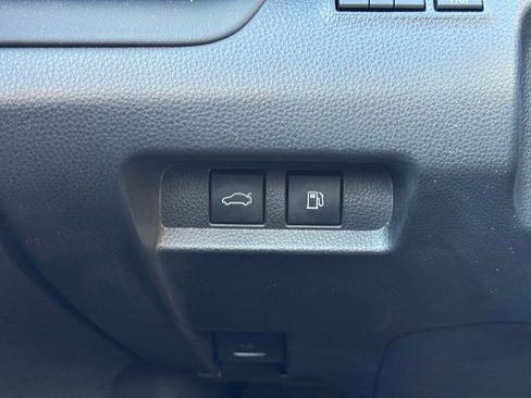 Certified 2023 Toyota Crown Platinum image 35