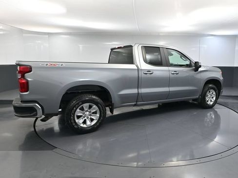 Used 2023 Chevrolet Silverado 1500 LT AWD/4WD image 6