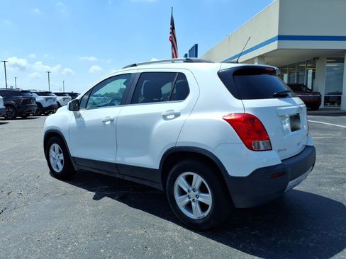 Used 2016 Chevrolet Trax LT w/ LT Convenience Package FWD image 3