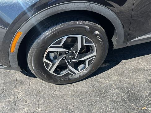 Used 2025 Kia Sportage LX image 24