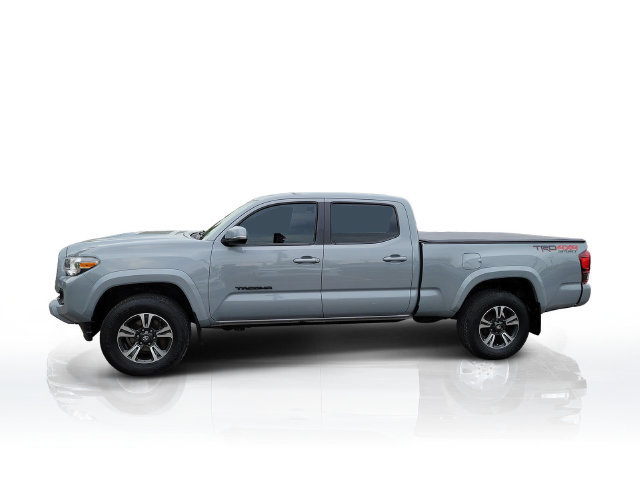 Used 2018 Toyota Tacoma TRD Sport AWD/4WD image 4