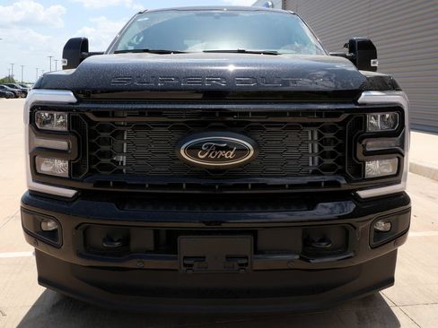 New 2026 Ford F250 Lariat w/ Black Appearance Package AWD/4WD image 4