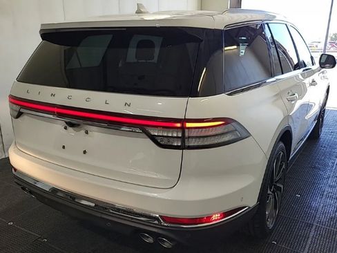 Used 2021 Lincoln Aviator Reserve w/ Equipment Group 202A AWD/4WD image 3