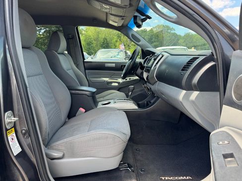 Used 2013 Toyota Tacoma 4x4 Double Cab w/ TRD Off-Road Pkg image 18