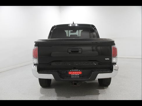 Used 2023 Toyota Tacoma TRD Off-Road AWD/4WD image 17