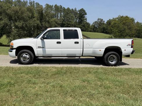 Used 2005 GMC Sierra 3500 SLT w/ Heavy-Duty Power Package AWD/4WD image 3