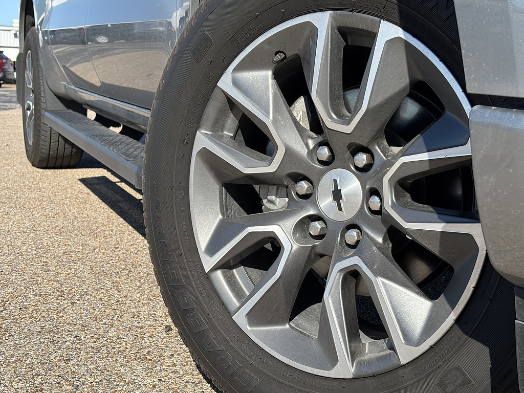 Used 2024 Chevrolet Silverado 1500 RST w/ LPO, Liner Protection Package AWD/4WD image 2