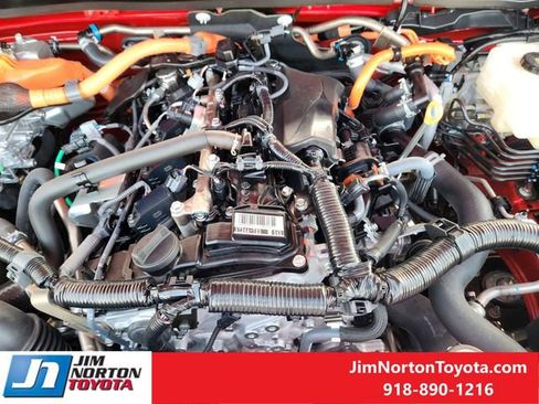 Used 2025 Toyota Tacoma TRD Off-Road image 31