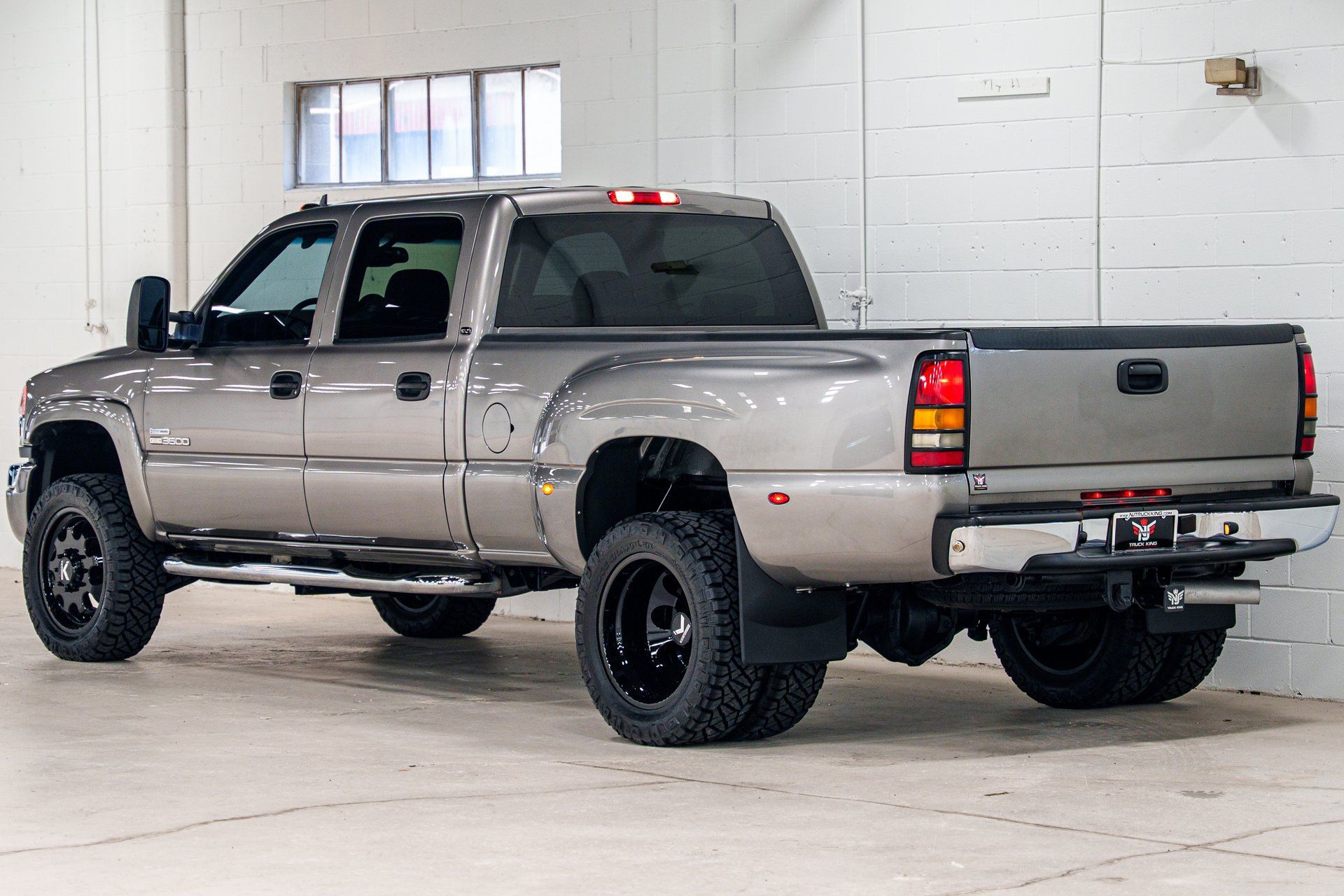 Used 2007 GMC Sierra 3500 SLT w/ Heavy-Duty Power Package AWD/4WD image 27