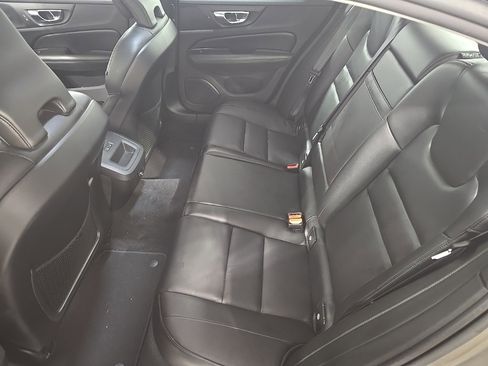 Used 2020 Volvo S60 T6 Momentum w/ Protection Package image 19