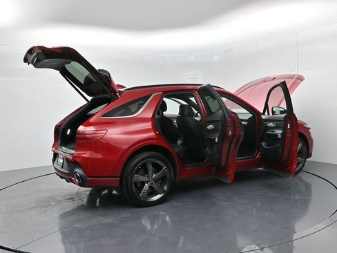 Used 2022 Genesis GV70 3.5T Sport w/ Sport Prestige Package image 71