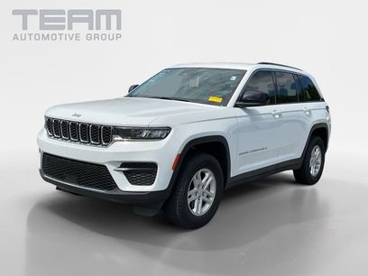 Used 2023 Jeep Grand Cherokee Laredo