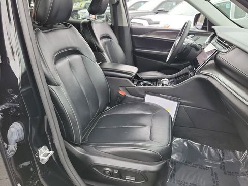 Certified 2023 Jeep Grand Cherokee Limited image 16