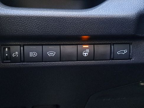 New 2025 Toyota RAV4 XLE image 31