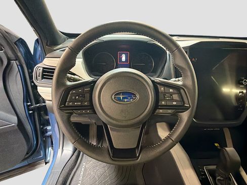 Used 2025 Subaru Forester Premium AWD/4WD image 11