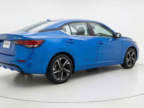 Used 2025 Nissan Sentra SV image 7