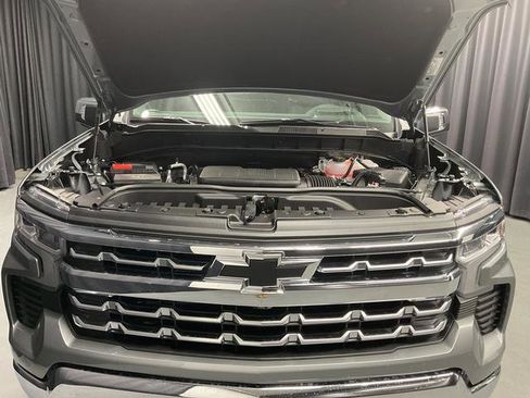 New 2026 Chevrolet Silverado 1500 LTZ w/ LTZ Premium Package AWD/4WD image 18
