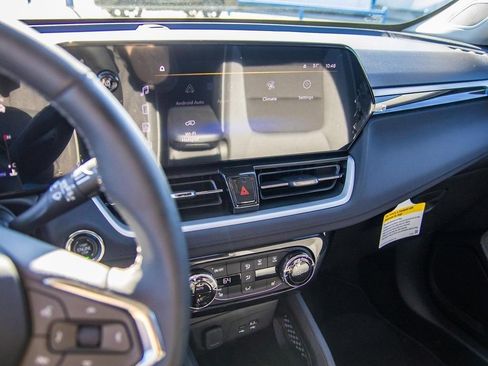 New 2025 Chevrolet TrailBlazer LT w/ Convenience Package FWD image 40