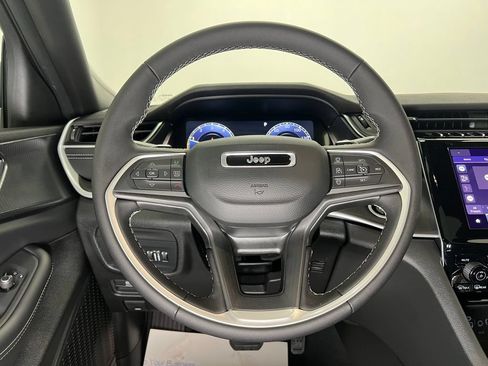 New 2025 Jeep Grand Cherokee Laredo X AWD/4WD image 13