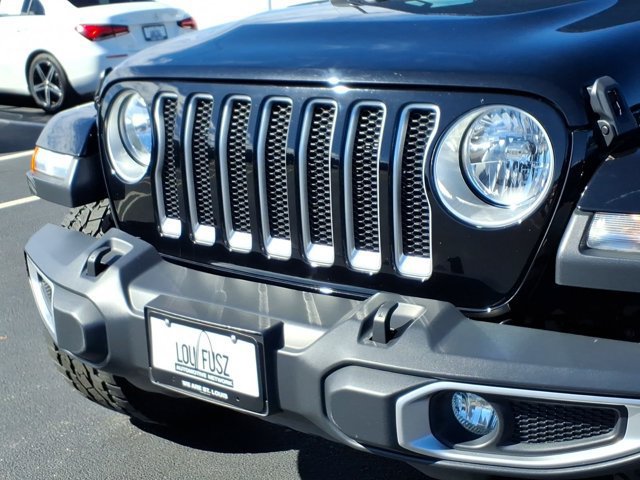 Used 2018 Jeep Wrangler Unlimited Sahara AWD/4WD image 31