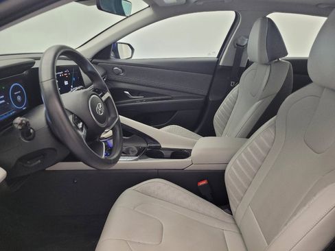Used 2023 Hyundai Elantra Limited w/ Winter Weather Package FWD image 17