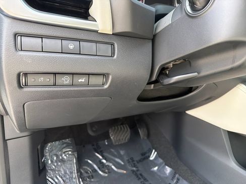 Used 2023 Nissan Rogue SL w/ SL Premium Package FWD image 21