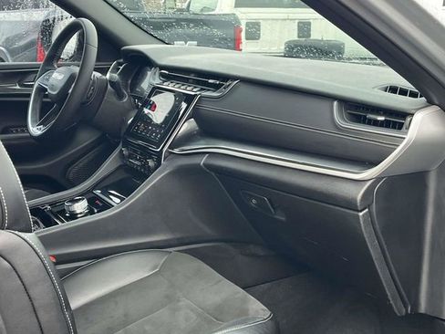 Used 2023 Jeep Grand Cherokee Altitude image 26