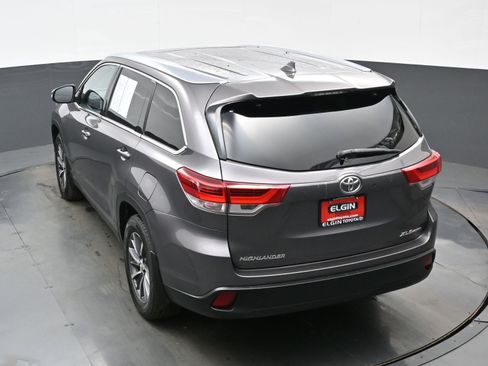 Used 2019 Toyota Highlander XLE image 40