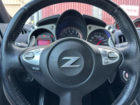 Used 2014 Nissan 370Z Base image 19