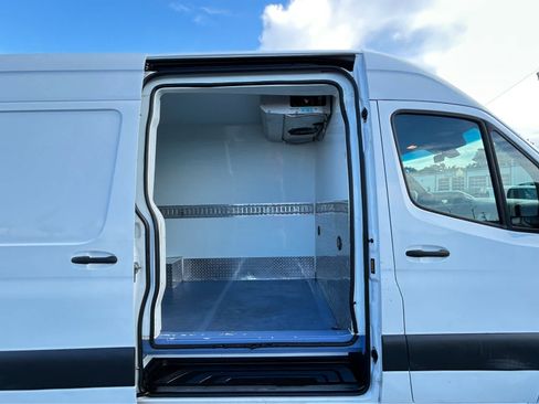 Used 2022 Mercedes-Benz Sprinter 3500 image 5