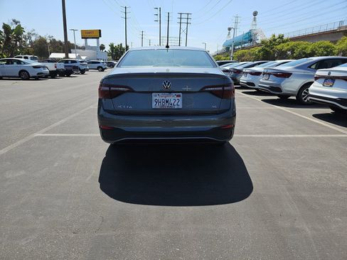 Used 2023 Volkswagen Jetta SE w/ Panoramic Sunroof Package FWD image 6