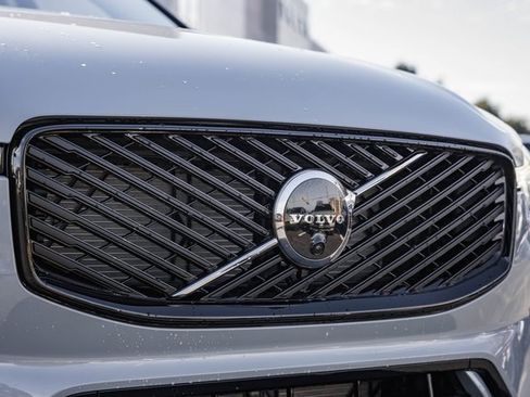 New 2026 Volvo XC60 B5 Ultra w/ Climate Package image 11