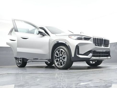 Used 2026 BMW X1 xDrive28i w/ Technology Package AWD/4WD image 41